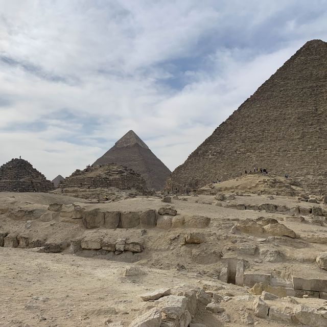Honeymoon at the pyramids 🤵🏽‍♂️👰🏼‍♀️❤️