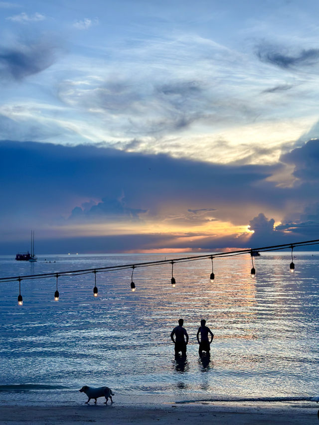 Relax at Sairee Beach, Koh Tao 🏝️