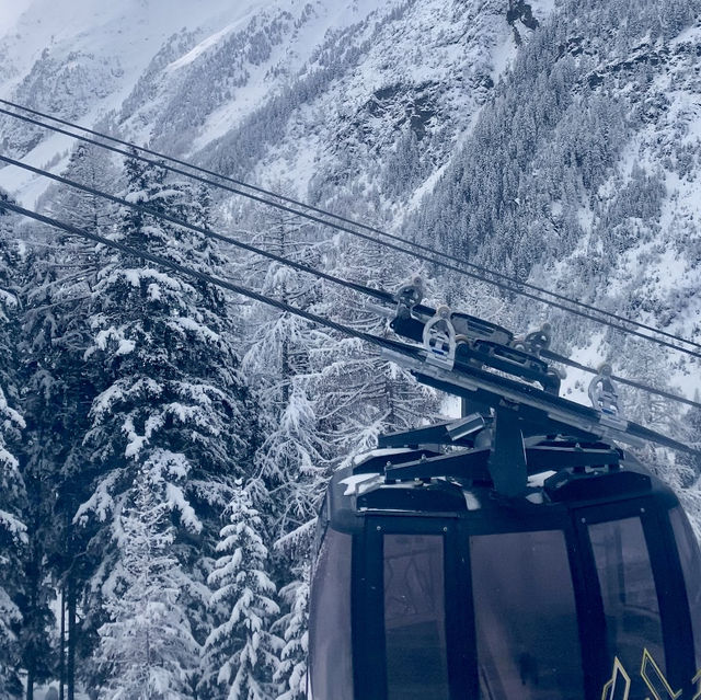 A Snowy Paradise for Ski Enthusiasts ❄️