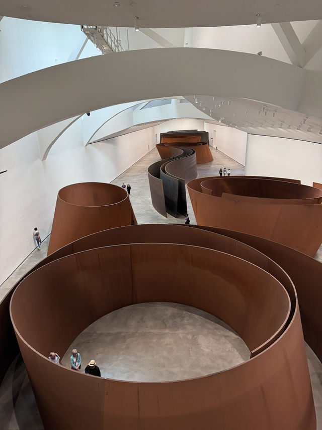 Guggenheim Bilbao Museum 🏙️