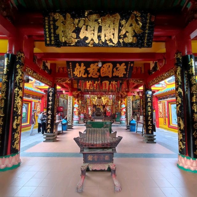 The magic of Chua Quan Am 🇻🇳