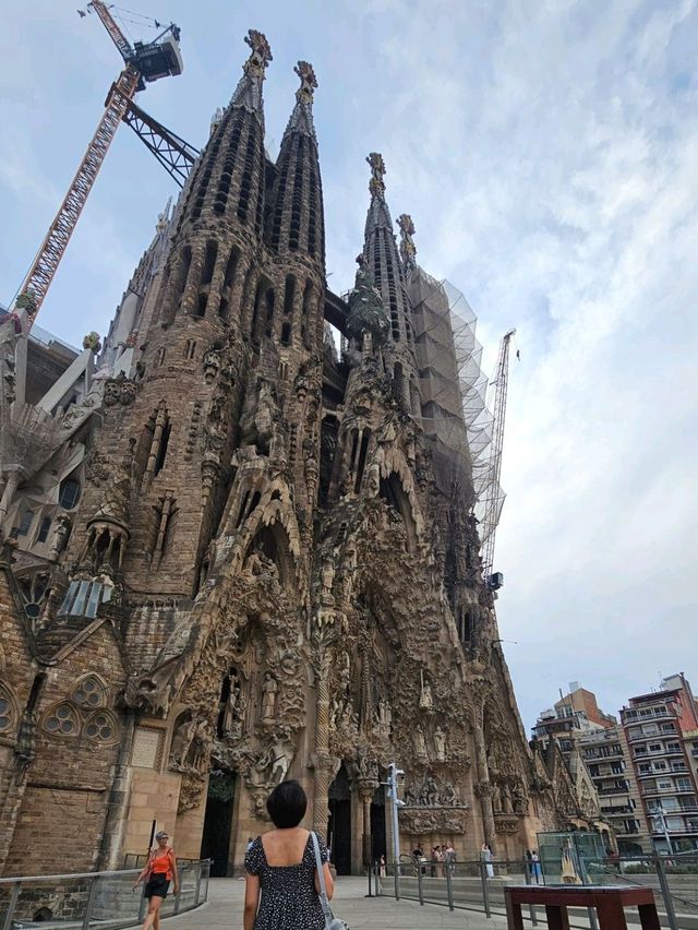 聖家堂：光影大師的建築奇蹟