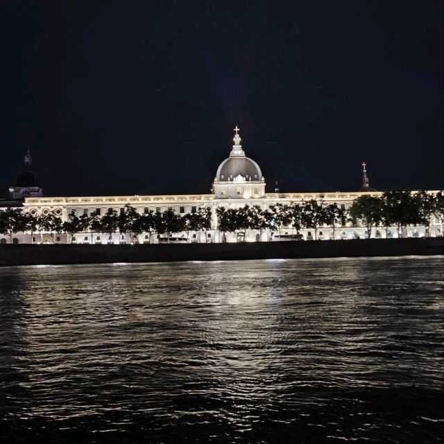 pretty Lyon