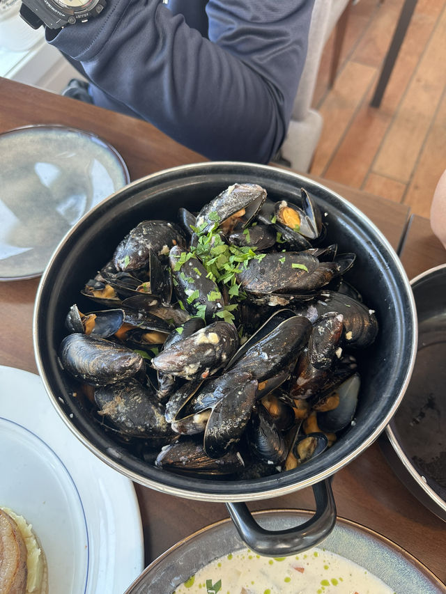 【漢寧斯菲爾Henningsvaer餐廳推介，配上一流風景和美食】