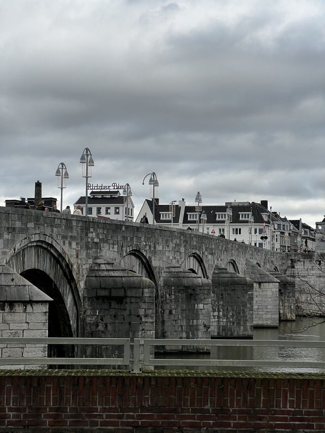 🌉✨ St. Servaas Bridge – Walking Through 2,000 Years of Maastricht’s Soul 🇳🇱🕰️  