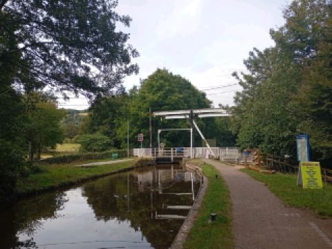 A walk to the summit of Tor y Foel starting in Talybont on Usk
