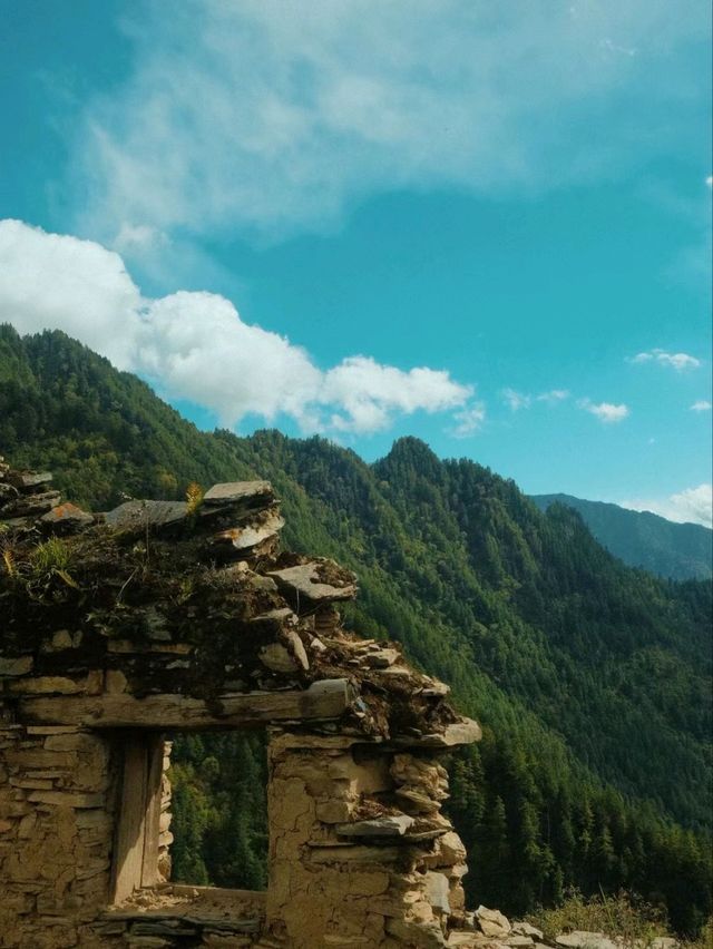 Autumn-Hike Trough In Old Tibetan Village