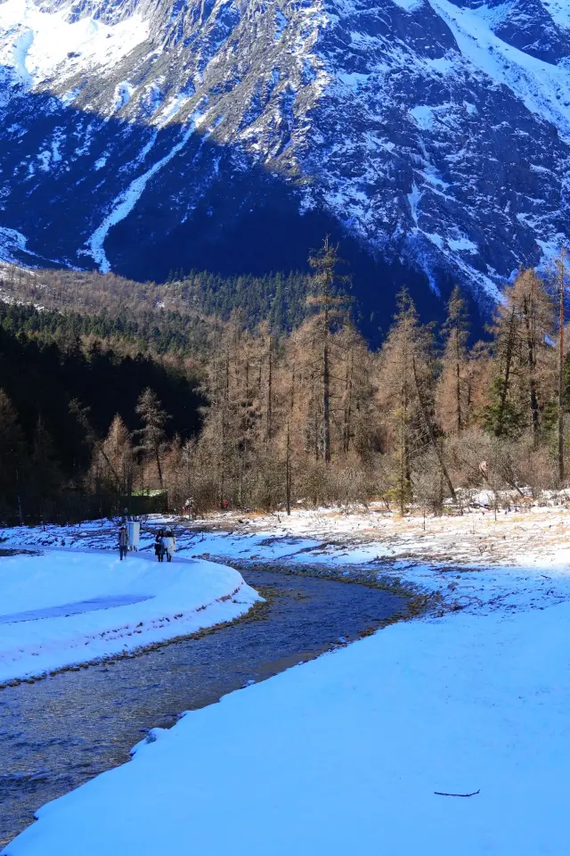 新年、私は友人と一緒に四川西部で雪遊びをすることにしました