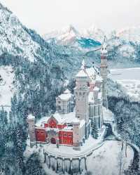 Uncover the Magic of Winter in Germany! ❄️ Two Must-Visit Destinations: Brockenbahn and Schloss Neuschwanstein! 🚂