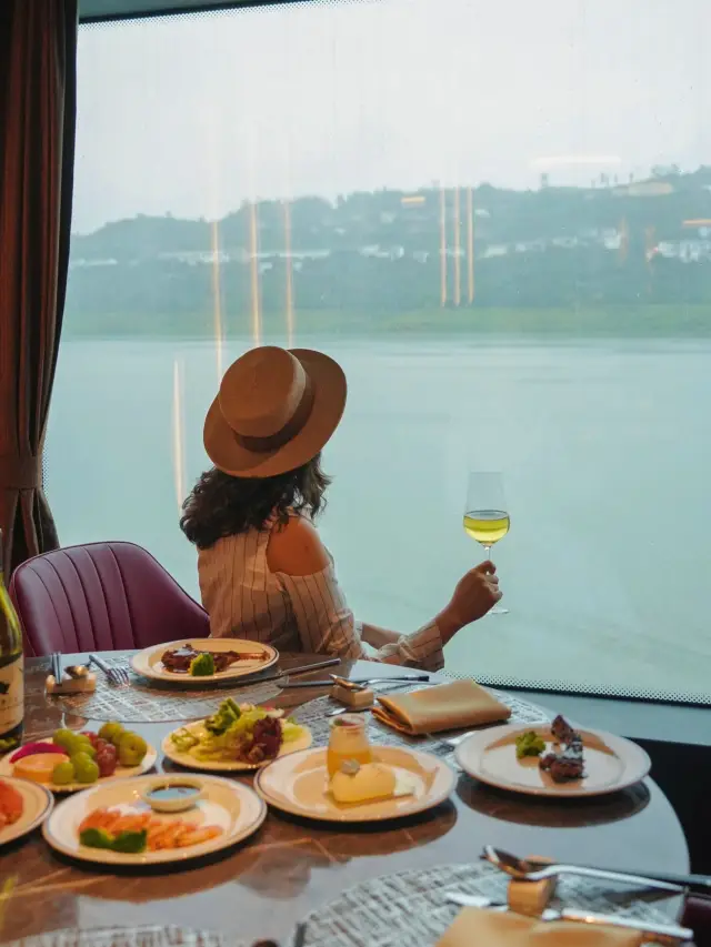 Visiting the Three Gorges and choosing to take a cruise that costs 3999 per person, is it worth it?