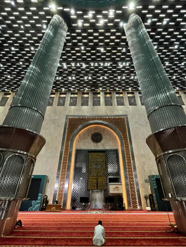 The most futuristic Istiqlal Mosque 🕌 🇮🇩