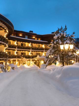 🌟🏨 Baiersbronn Bonanza: Bareiss Hotel Bliss! 🌲✨