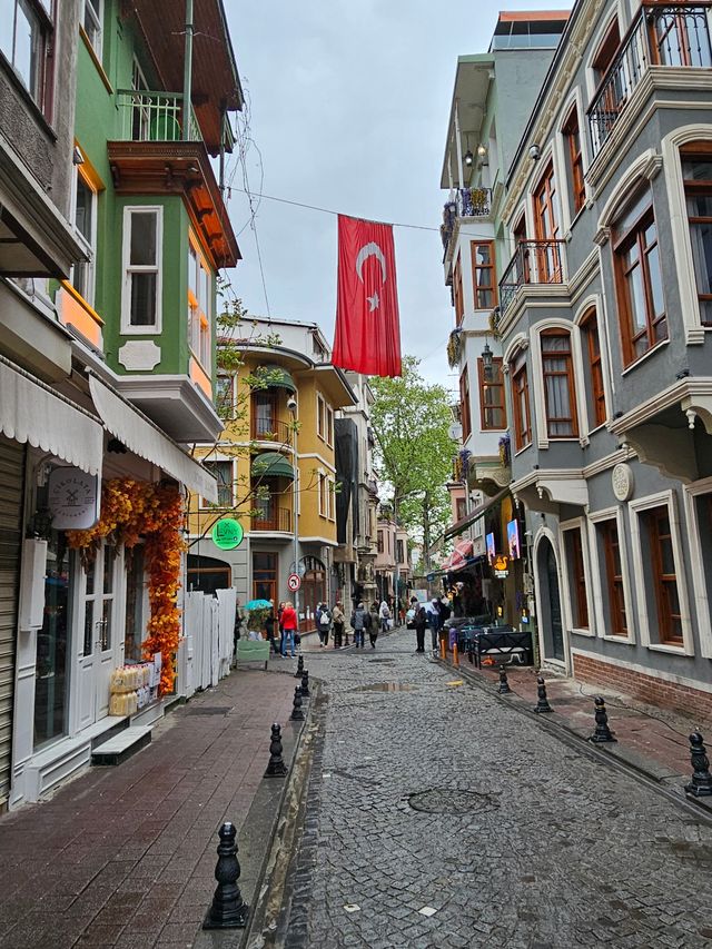 去伊斯坦布爾的巴拉特做個「好色之徒」吧