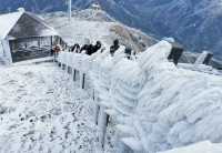 廣東也能看雪啦冰掛霧淞+雲海雪景。