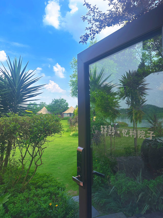 二刷忆村 被湖泊草坪包圍的全景帳篷房