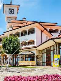 🌟🏨 Sunny Beach Bliss: Top Stays in Bulgaria! 🌊