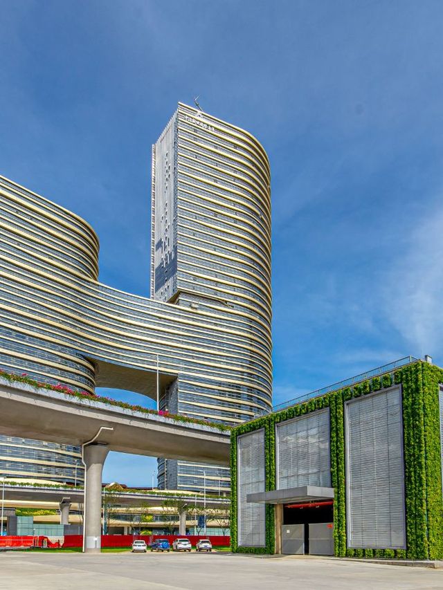 🌟 Zhuhai Delights: Stay at Fengyu International 🏨