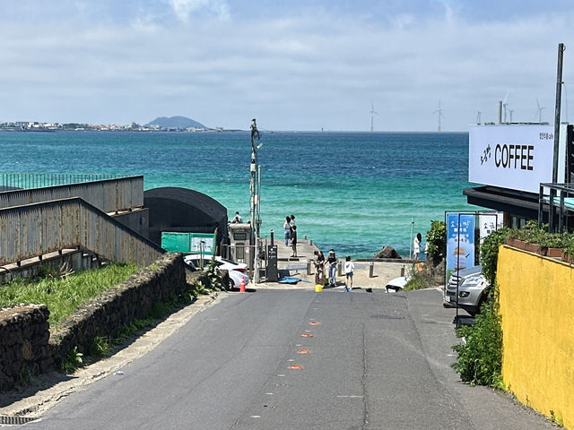濟州島涯月邑海邊人氣咖啡室。