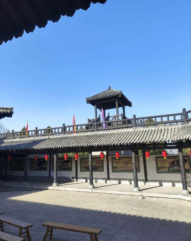 山東水泊梁山領略好漢聚義的豪邁氣概。