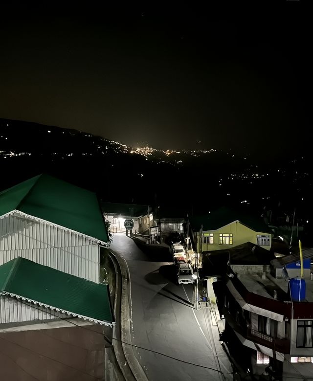 探秘大吉嶺：雲端上的茶香與多元文化之旅。