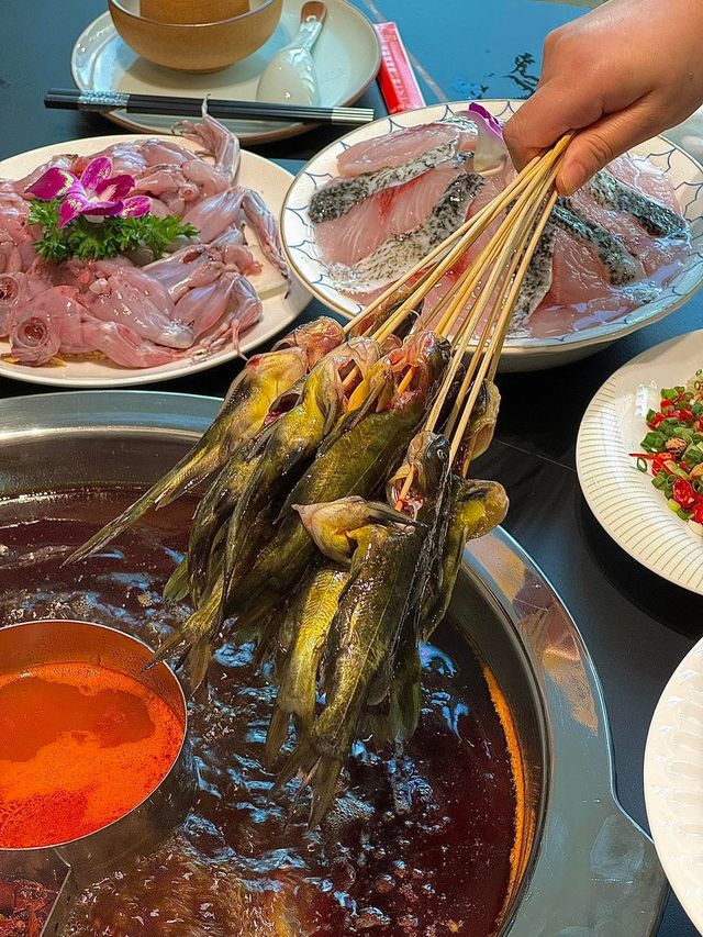 跑遍成都都要來吃的魚火鍋，就在南門！