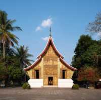 Visit Wat Xieng Thong after 4 PM for a Unique Experience!
