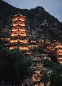 峰林布依景區位於黔西南布依族苗族自治州興義市