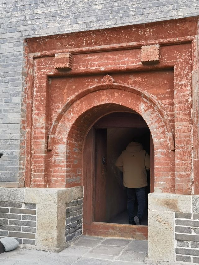 觸摸歷史的脈絡，仰望凌霄塔的壯麗