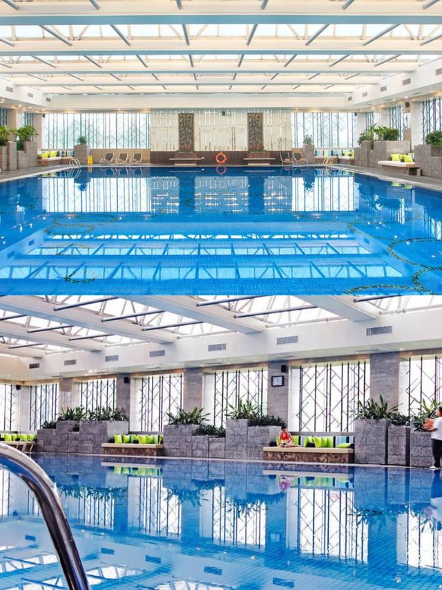 開啟青島浪漫之旅 燈塔與大海隨影