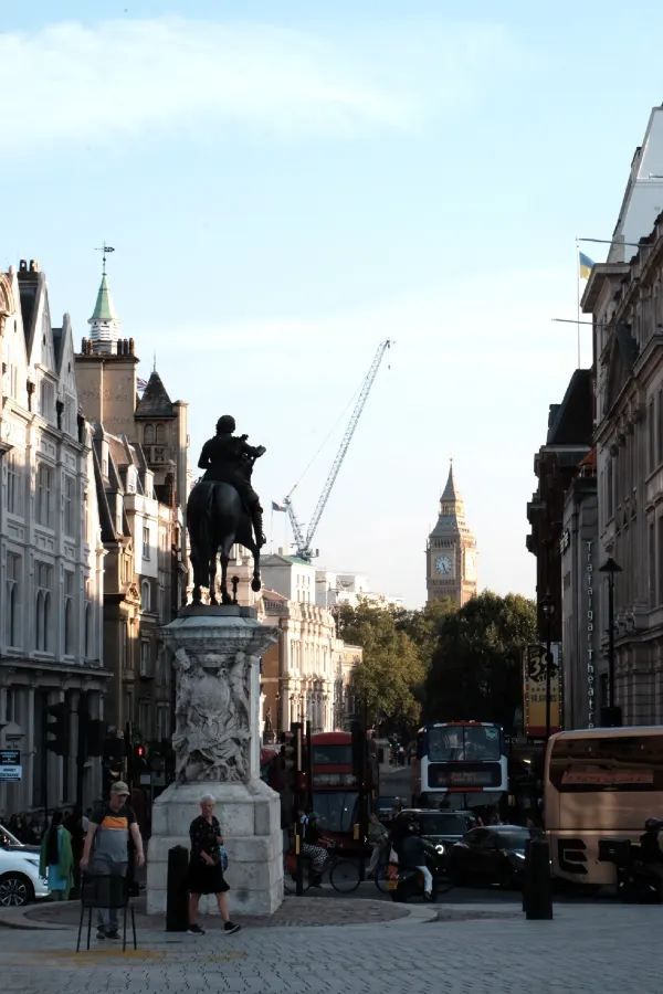 A Perfect Farewell to London at Trafalgar Square