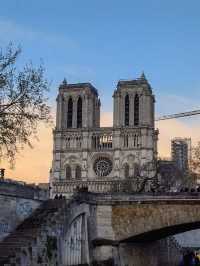 Experience the Sunset Cruise on the Seine River in Paris