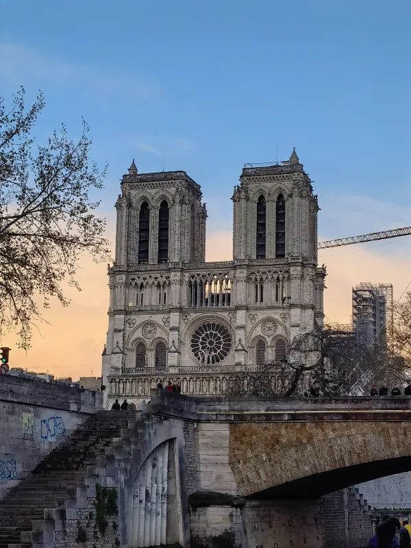 Experience the Sunset Cruise on the Seine River in Paris