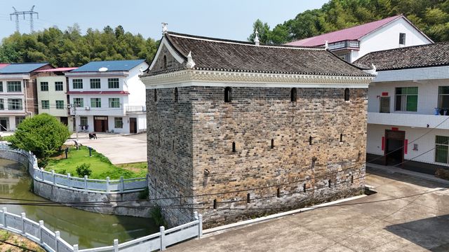 湖南衡山柏樹村保家樓