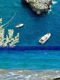 卡普里島嘅懸崖同海浪，可以裝得落幾多句「我愛你」？