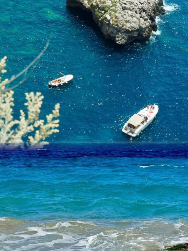 卡普里島嘅懸崖同海浪，可以裝得落幾多句「我愛你」？
