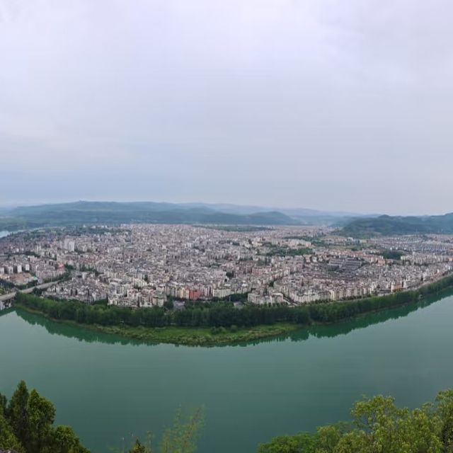 9. 到張飛廟,覽古建築之美,悟三國忠義精神 9. 到張飛廟,覽古建築之美,悟三國忠義精神