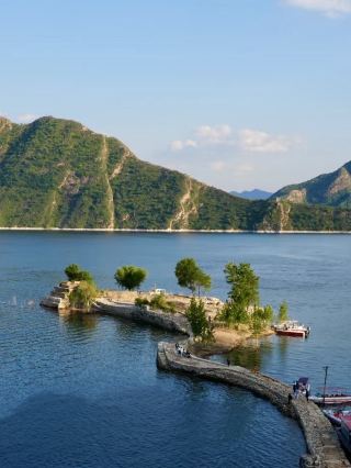 Panlong Lake Scenic Area: A Serene Haven of Natural Beauty