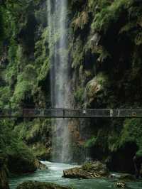 地球最美裂縫！喀斯特地貌封神之作！貴州你深藏不露啊