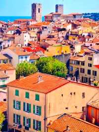 南法必打卡 · 昂蒂布 Antibes 在尼斯與戛納之間,藏著一座被陽光親吻的地中海小城—