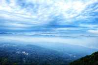 探秘平頂山：一座讓你心跳加速的「天然氧吧」！