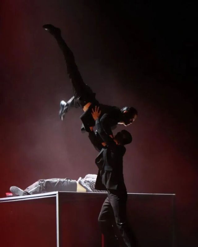 現代舞秀《無名之輩》,販賣愛的男荷爾蒙盛宴 現代舞秀《無名之輩》,販賣愛的男荷爾蒙盛宴