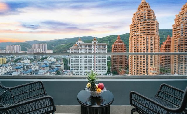 睡進星光夜市!3分鐘直達,這間傣風酒店免費升級你的版納夜生活 睡進星光夜市!3分鐘直達,這間傣風酒店免費升級你的版納夜生活