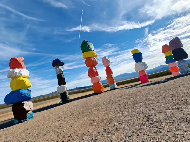 拉斯維加斯｜Seven Magic Mountains很出片