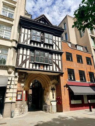 Discovering London Anew with Jonnie's Walking Tour