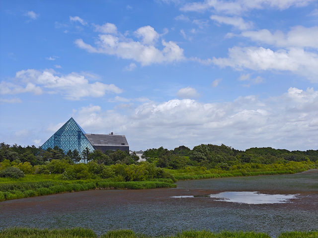 莫埃來沼公園|野口勇與他的玻璃金字塔