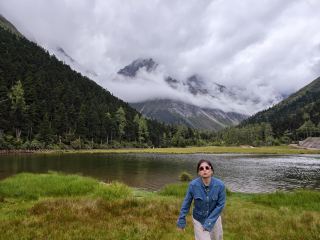 Bipenggou | Overcast and foggy is the best! Lazy travelers should stay right inside the scenic area