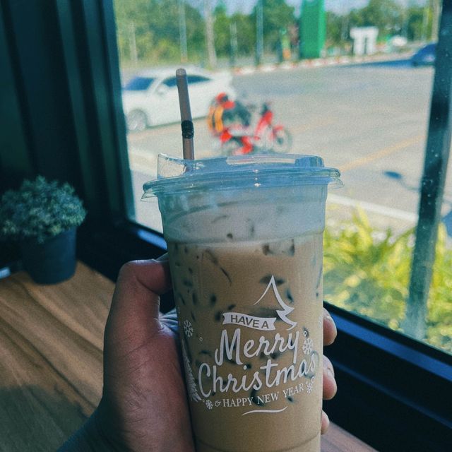 ร้านกาแฟชิคๆริมเขื่อน