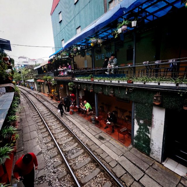 Train street Hanoi, Vietnam 🇻🇳