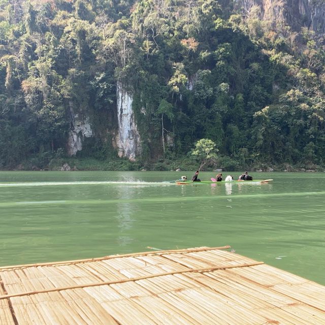 ノーンキャウ最高の水上レストラン　Ou River House