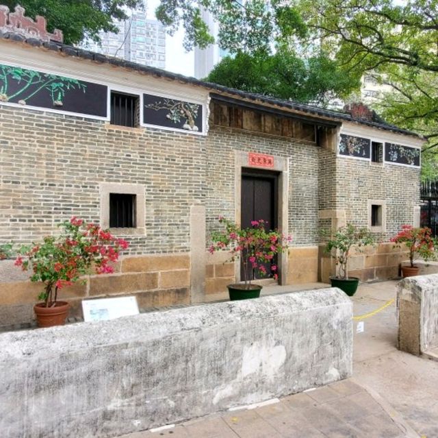 Historic buildings in Tak Wah Park